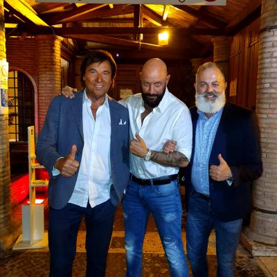 Federico Iannoni Sebastianini Con Antonio Angelini Campione Del Mondo Tiro Al Volo E Valerio Merola Personaggio Televisivo 6